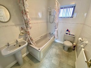 Bathroom/WC- click for photo gallery
